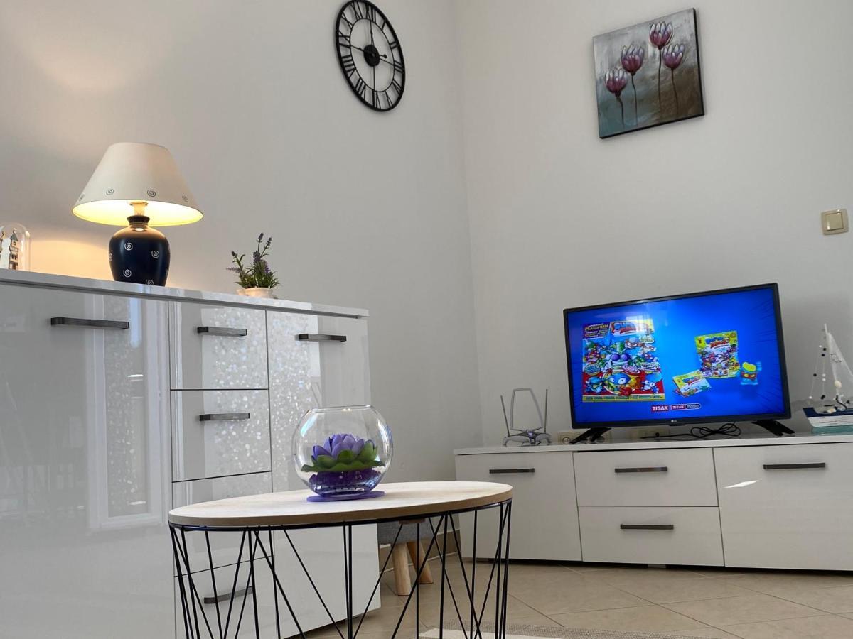 Apartment Tihana โตรกีร์ ภายนอก รูปภาพ