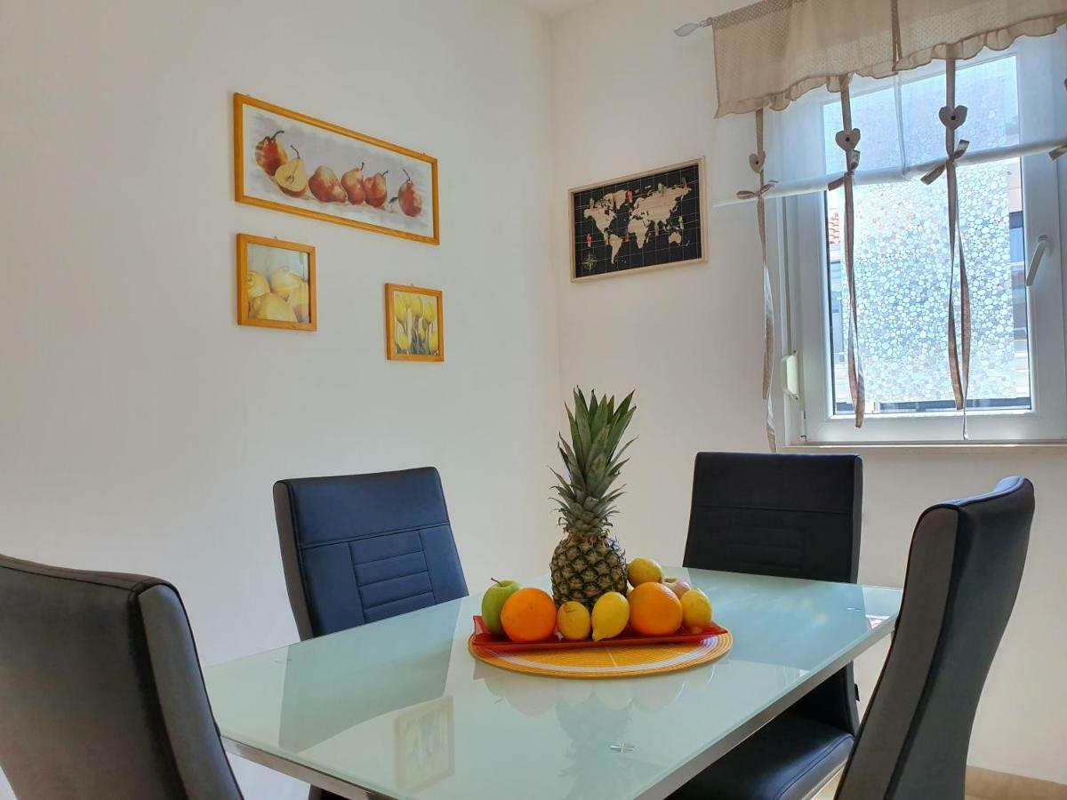 Apartment Tihana โตรกีร์ ภายนอก รูปภาพ