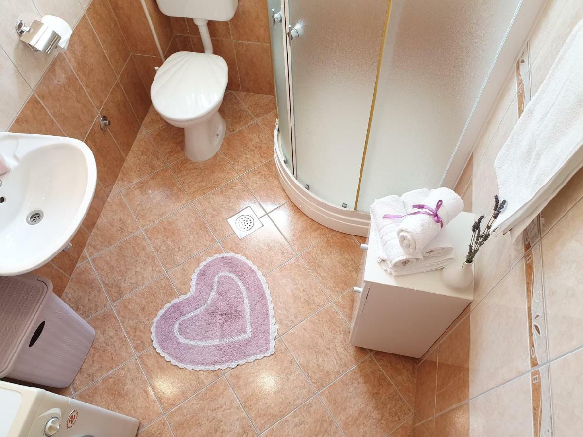 Apartment Tihana โตรกีร์ ภายนอก รูปภาพ