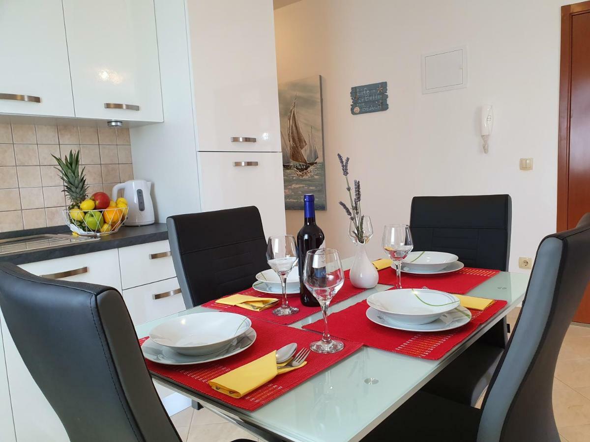 Apartment Tihana โตรกีร์ ภายนอก รูปภาพ