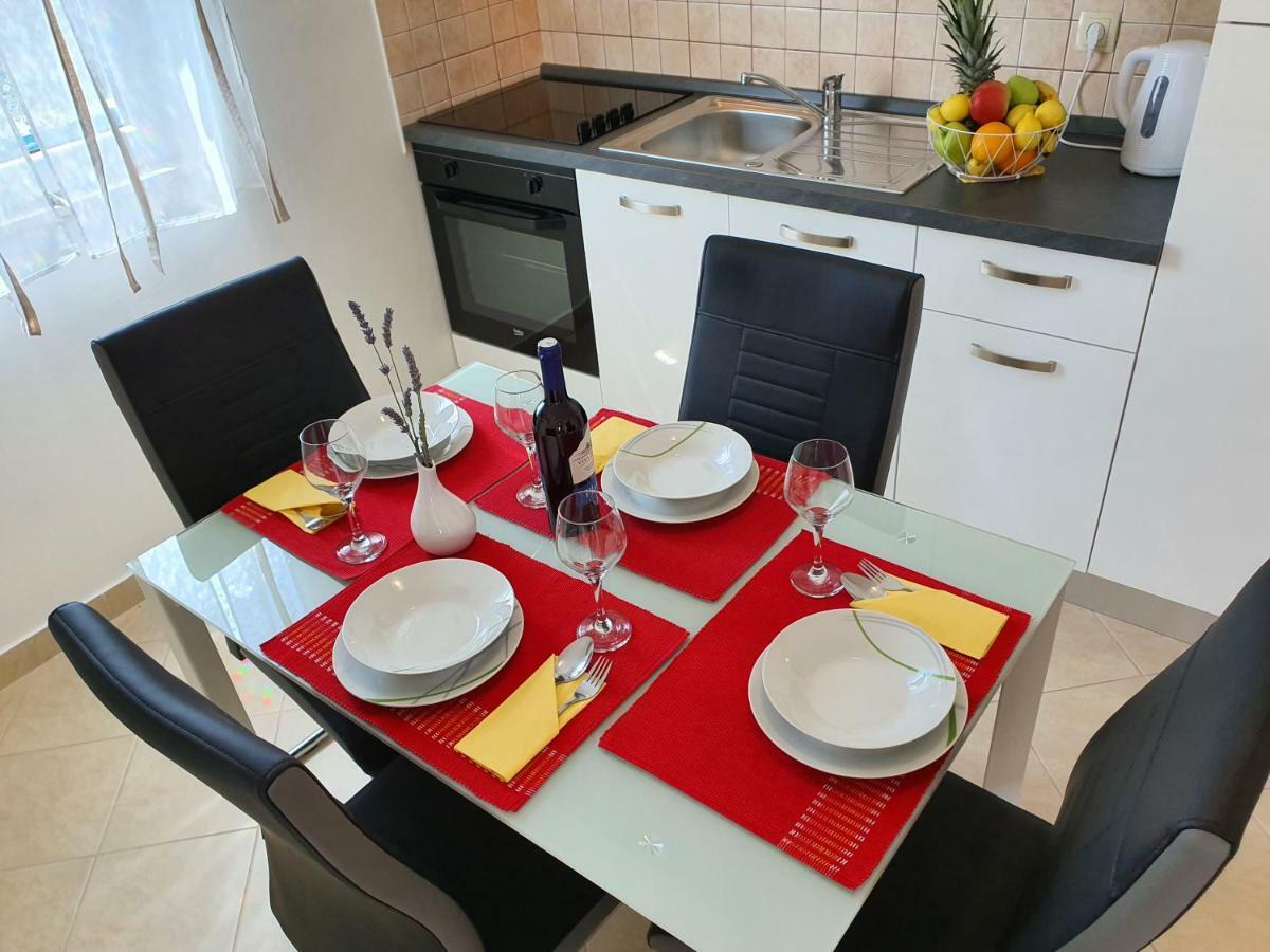 Apartment Tihana โตรกีร์ ภายนอก รูปภาพ